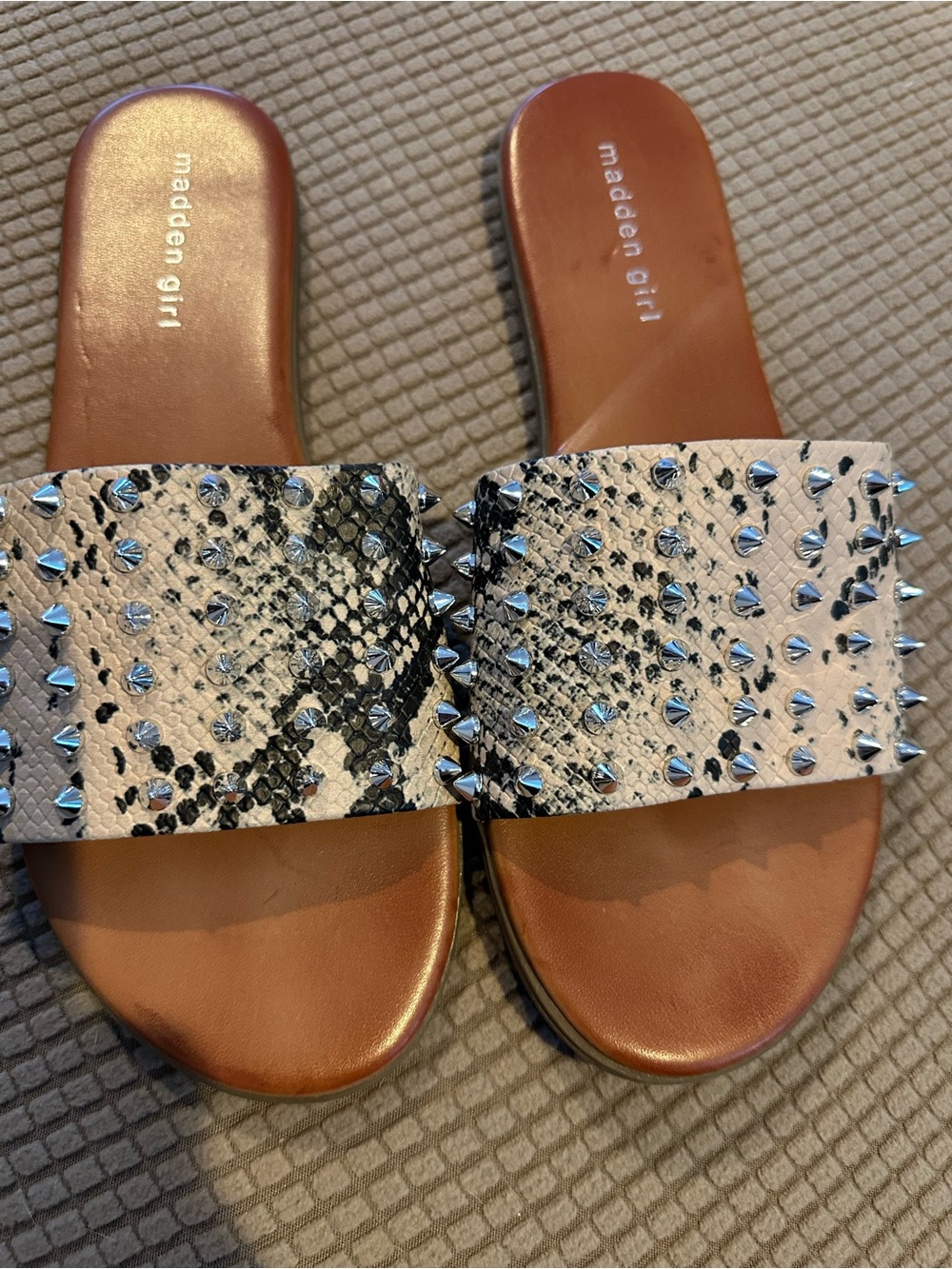 Madden Girl Silver Studded Slide Sandals size 9 - Picture 2 of 4